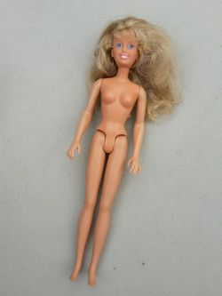 Vintage 1980s Hasbro Maxi fashion doll
