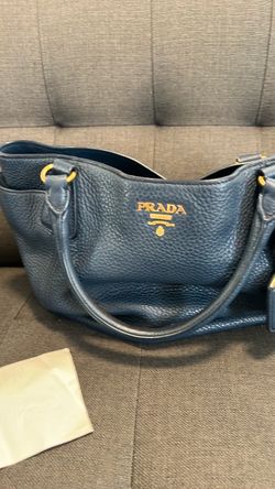 prada purse and Gucci $400 each