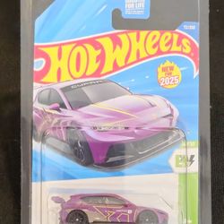 Hot 🔥 🛞 Wheels $10 Cupra E Racer Protective Display Case Included 