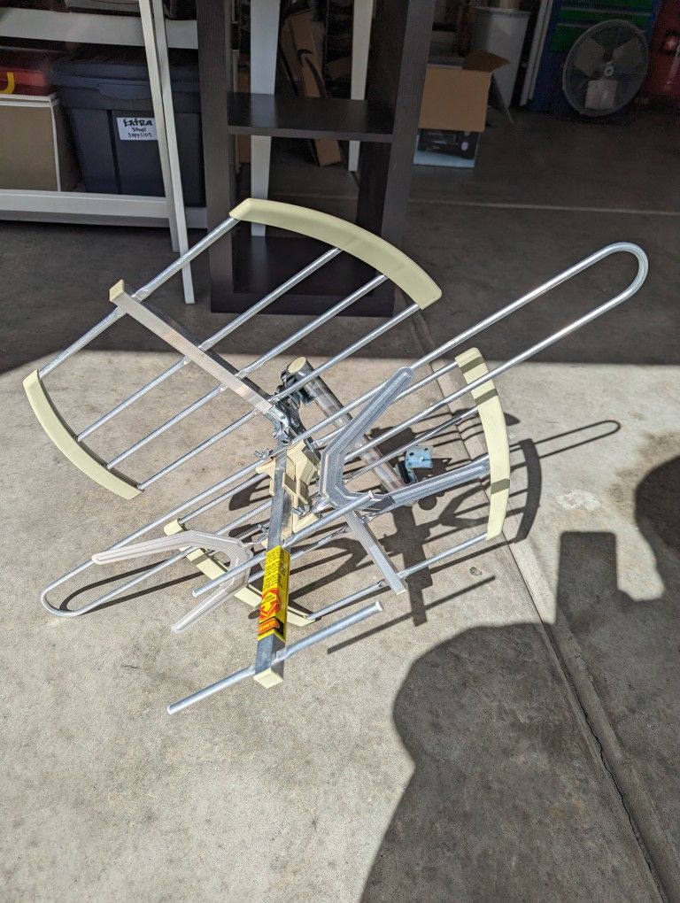 Outdoor HDTV Antenna
