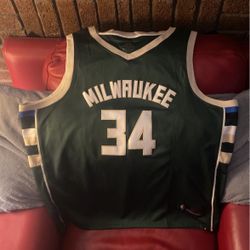  Gianni’s Antetokounmpo jersey
