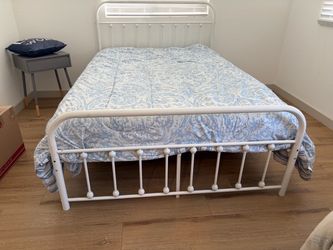 Full size Bed