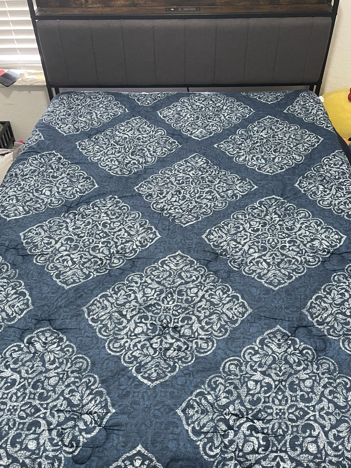 Mattress And Bed Frame Full Bed With Charging Station