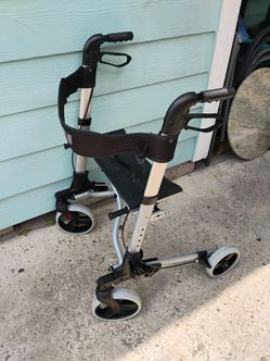 Walker foldable