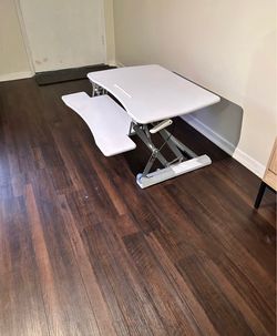 VIVO Adjustable Stand Up Desk