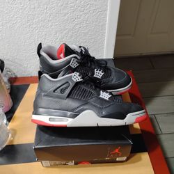 Air Jordan 4 Retro