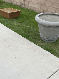 Concrete pots
