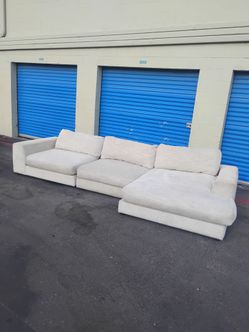 Free delivery - Monterey Park sectional sofa modern