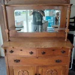 Late Victorian Tiger Oak Buffet / Server with Mirror

