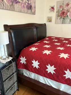 Cali King Bed
