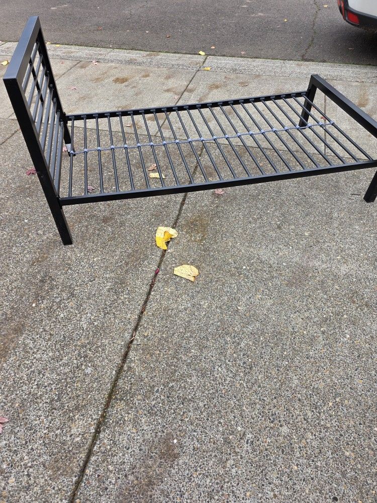 Metal Bed Frame Twin