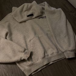 Essentials Sweater 