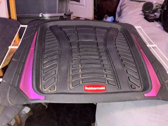 Rubbermaid Black Rubber Car Floor Mat