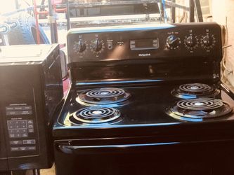 Hot point stove in very good condition