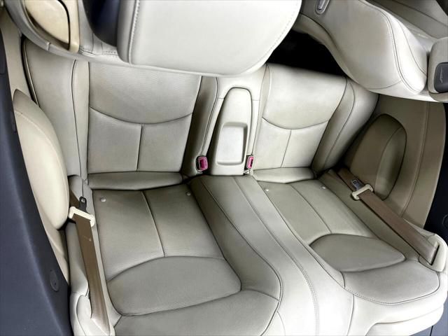 2013 INFINITI G37