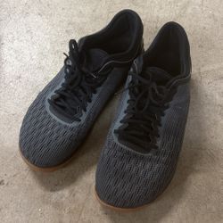 Men’s Reebok CrossFit Shoes Size 9 1/2 Black And Gum Sole