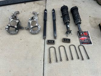 2024 ford F150 suspension stock struts and spindles  $300 for everything  just agree with new suspension
