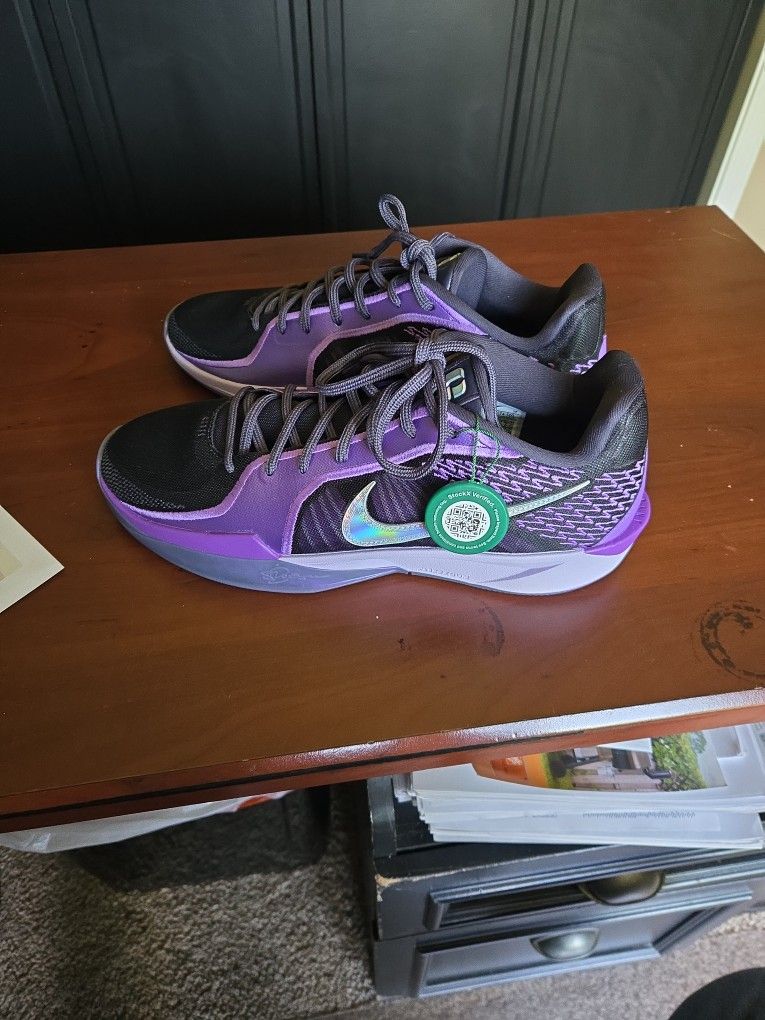 New women's Nike Size 11 Sneakers