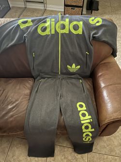 Adidas Jogging Suit XXL Top, L pants 
