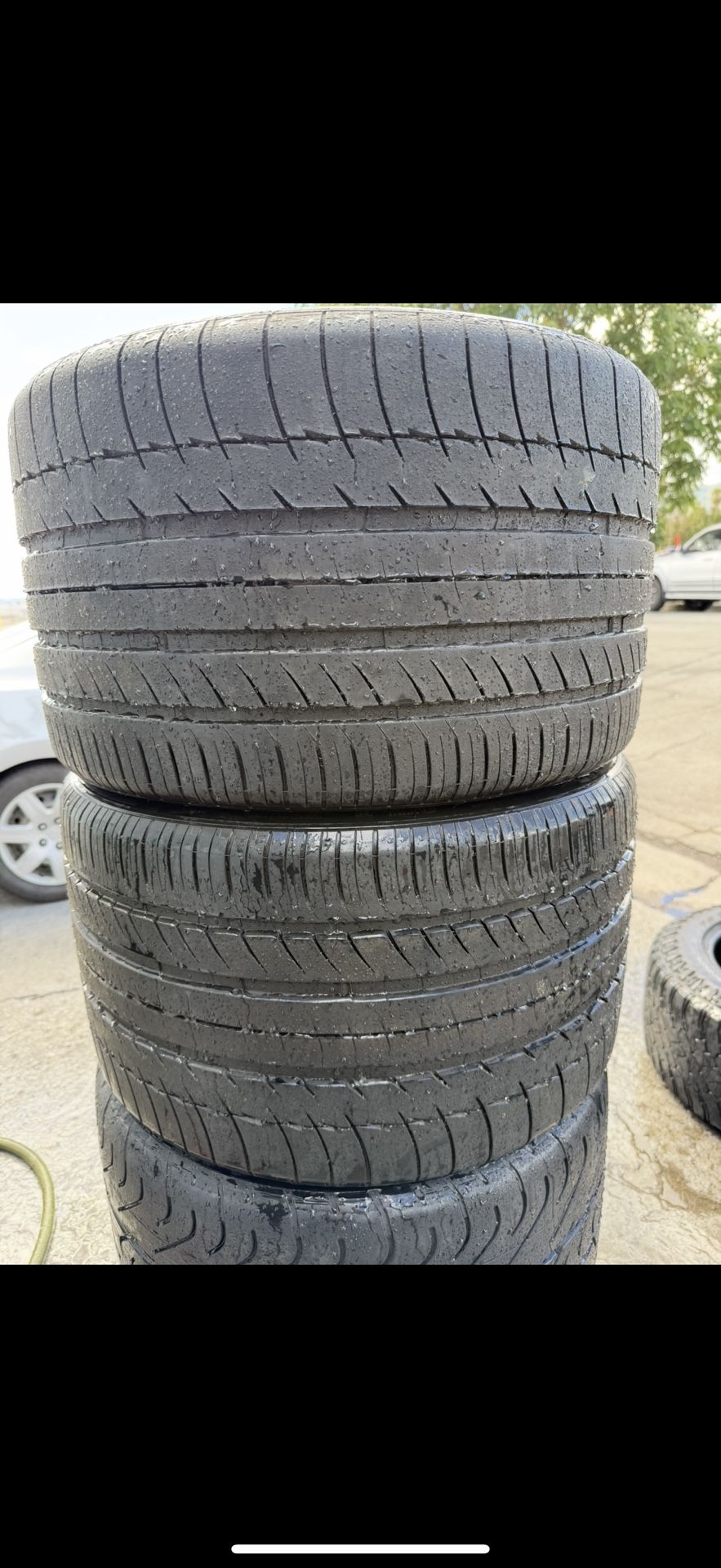 18” 2 used tires michelin 335/30R18