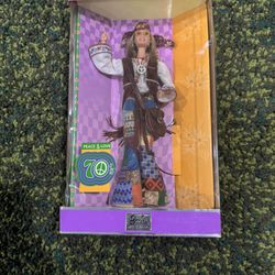 Barbie Peace and Love 70's 2000 Collector Edition Hippie Mattel # 27677