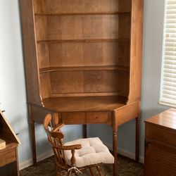 Ethan Allen Corner Desk w/Book Shelves & Chair