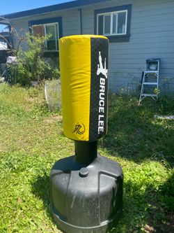 Bruce Lee Original Wavemaster | Freestanding Punching Bag with Base | Boxing Training Equipment | Heavy Duty Punching Bag Stand Adult | Freestanding K