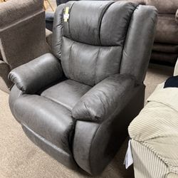 Plush Nice New Recliner! 