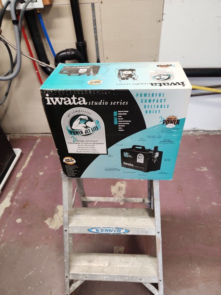 Iwata Studio Series Air Brush Kit