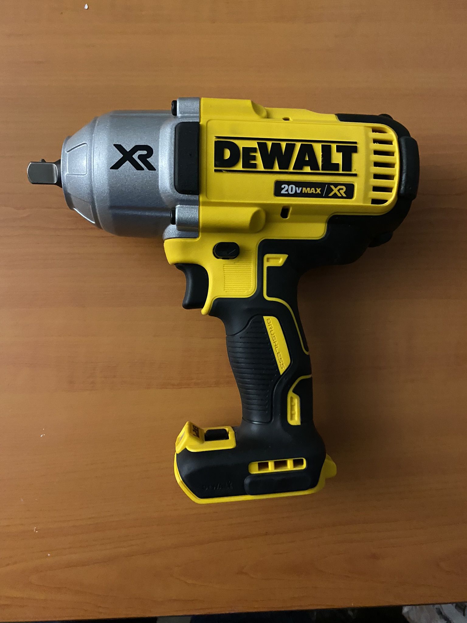 DEWALT XR BRUSHLESS 1/2 IMPACT WRENCH ( No Battery No Charger )