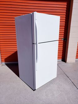 Fridge Free Delivery Top Freezer Kenmore 18 CuFt Super Clean Works Perfectly Running and Cold When U Look Refrigerator