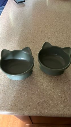 Kitty bowls