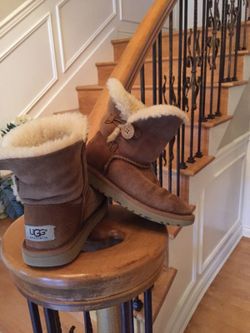 Girls Ugg's size 13-13.5
