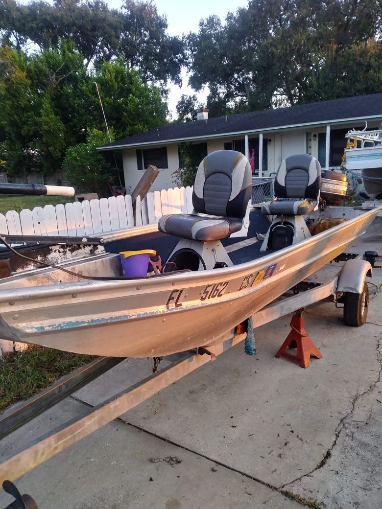 19 foot aluminum bass boat