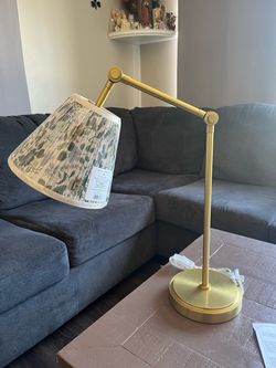 Strawberry feilds desk lamp