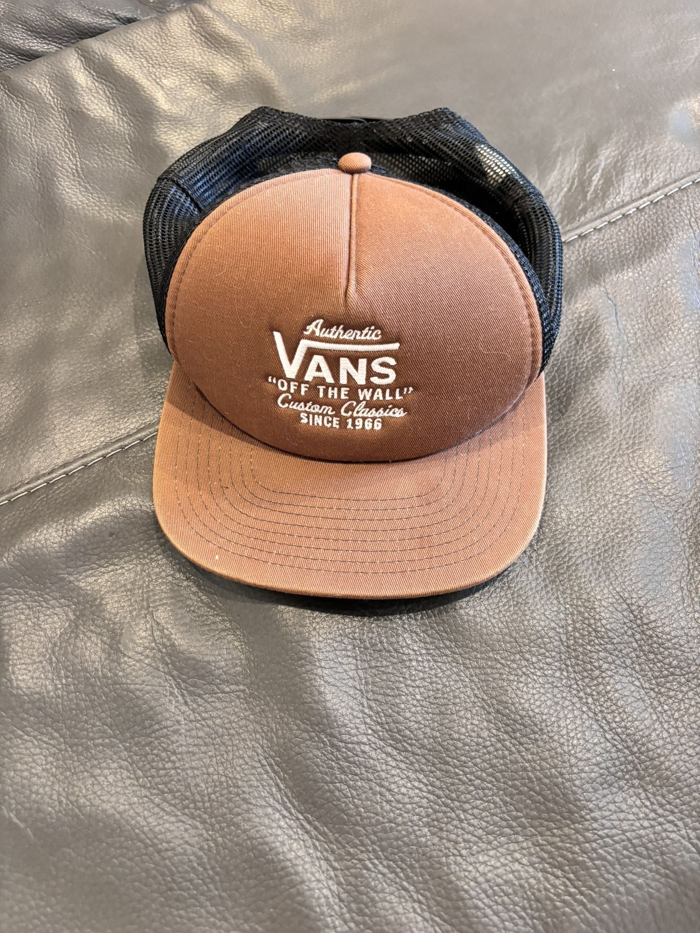 Vans Adult Size Hat Great Condition. Will hold with Venmo or if you’re on your way.