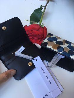 Authentic And Brand New Original Marc Jacobs Card Case Include Tag (  Original price is $75+tax) very new style for Sale in San Diego, CA -  OfferUp