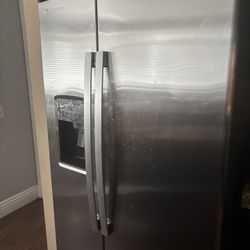 Refrigerator GE