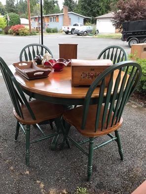 Dining/Kitchen table and chairs