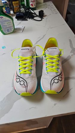 Saucony Endorphin Elite 2