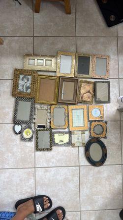 Multiple Picture Frames - 21 pcs
