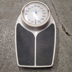 Excellent Condition Vintage Health O Meter Scale 320 Lb