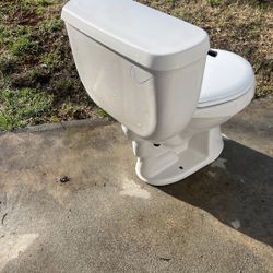 Eljer Toilet - Chipped Lid 