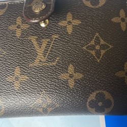 Small Louis Vuitton Wallet