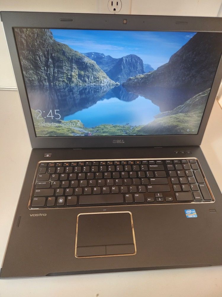 LAPTOP DELL VOSTRO 17"INCH. i3 2.10ghz 8gb 256gb Ssd
