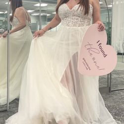 **NEW WEDDING DRESS**TAGS STILL ON**