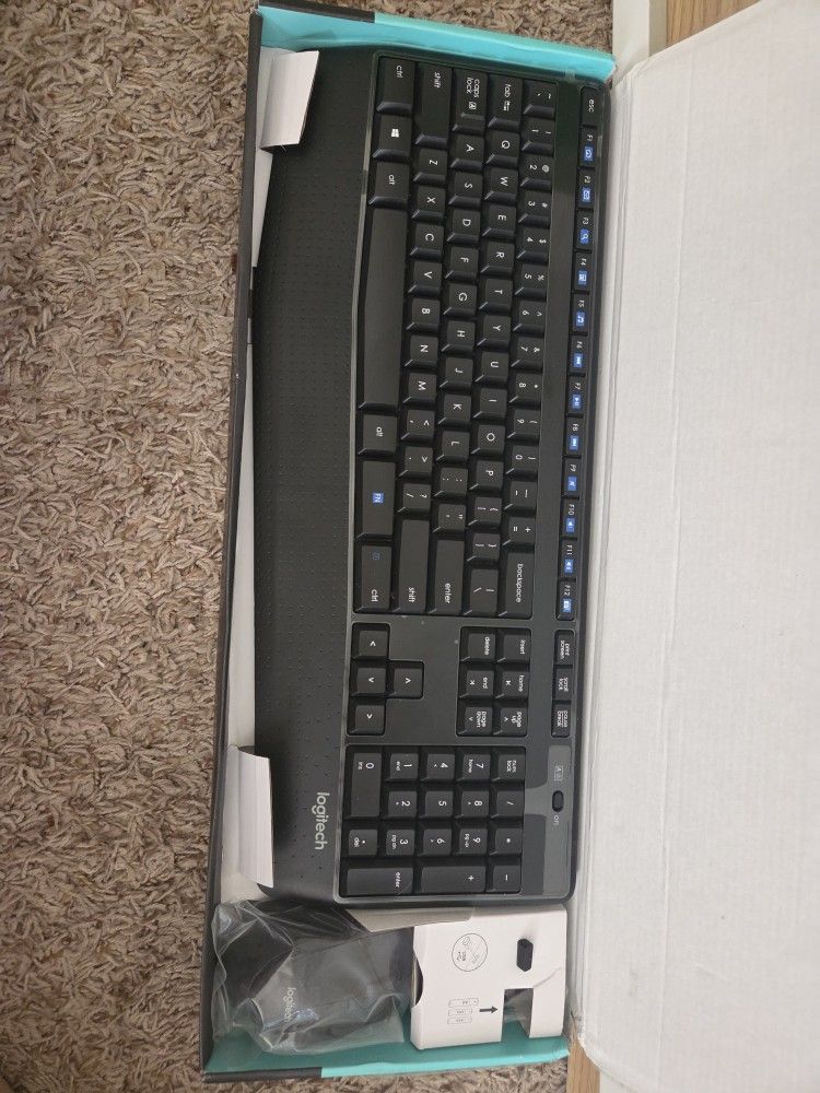 Logitech MK345 Keyboard & Wireless ) Mouse Set