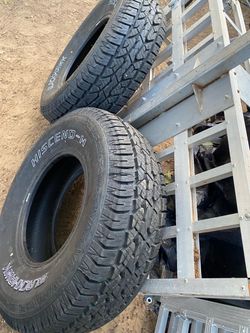 2 LLANTAS NUEVAS 31x10.50R15LT $80 each