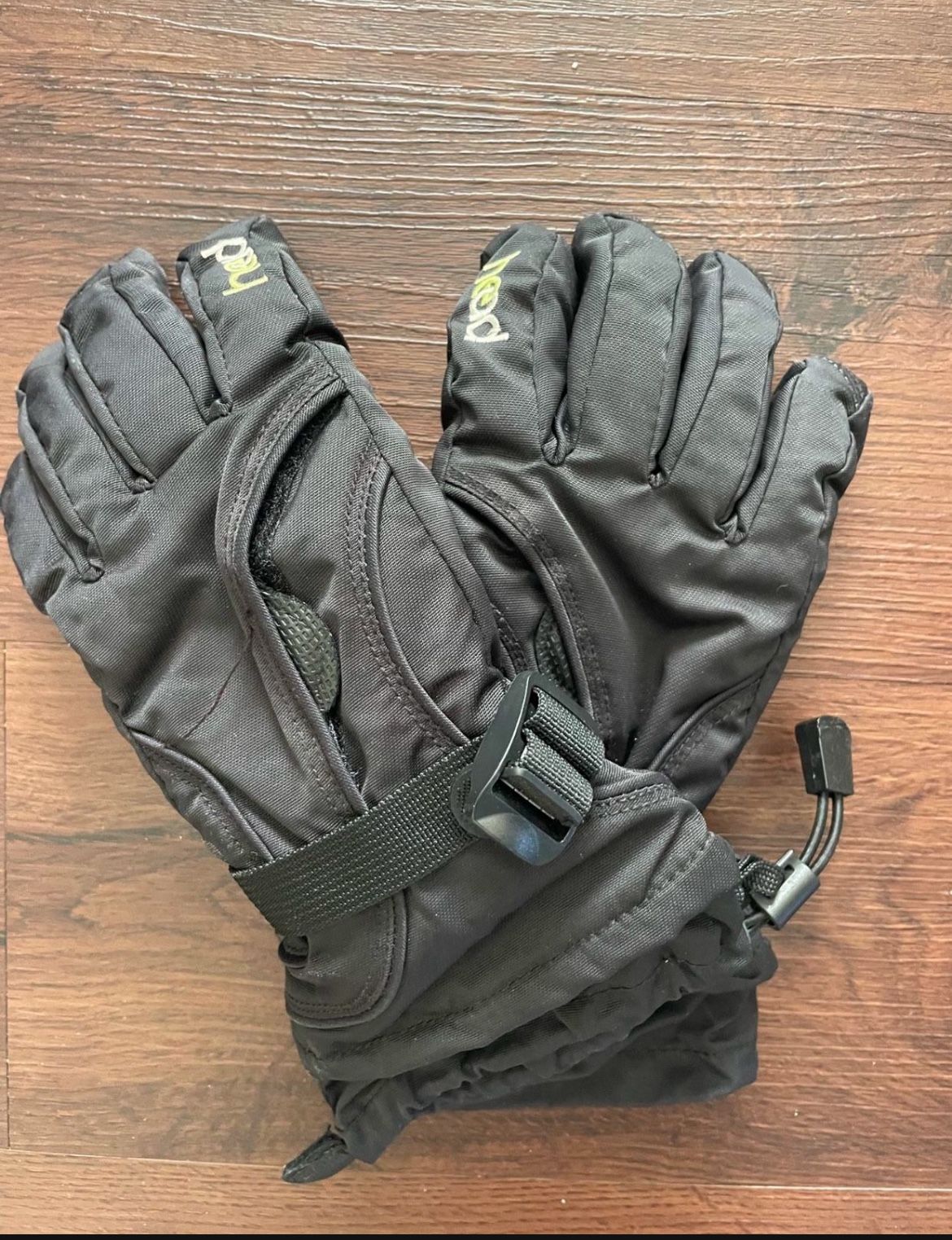 Like New Kids Gloves Head, size M And L $15 for each