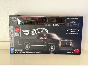 Hot Wheels Brick Shop '83 Chevy Silverado Building Set